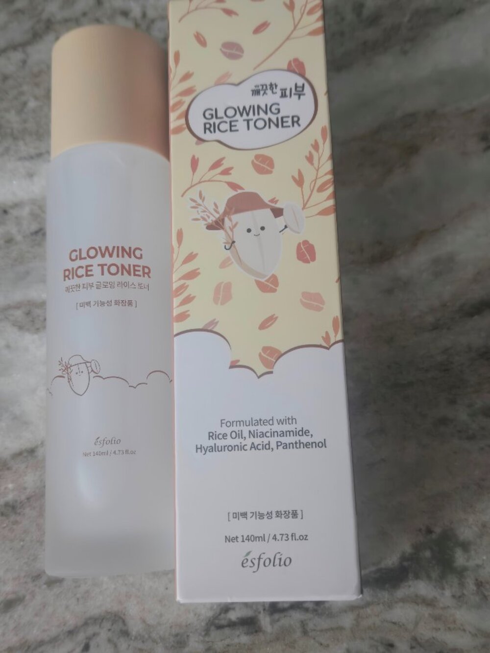 NIB Esfolio Glowing Rice toner